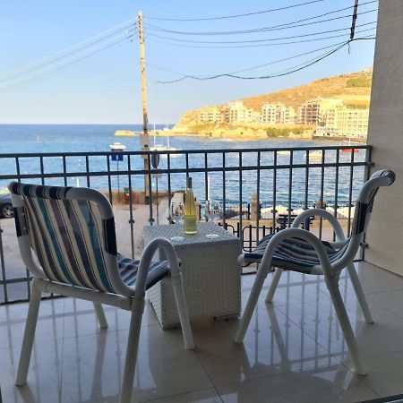 Ferienwohnung Seabreeze Waterfront Flat Zebbug  Exterior foto