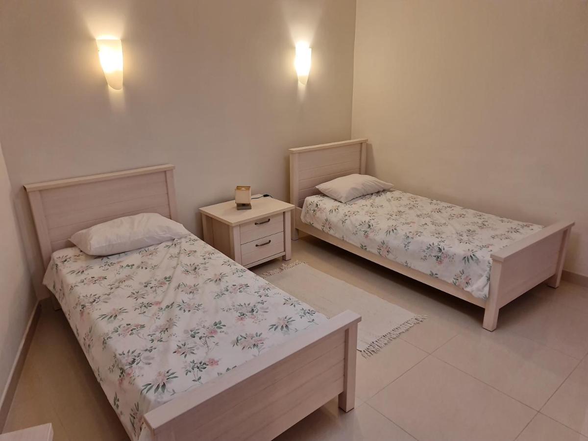 Ferienwohnung Seabreeze Waterfront Flat Zebbug  Exterior foto