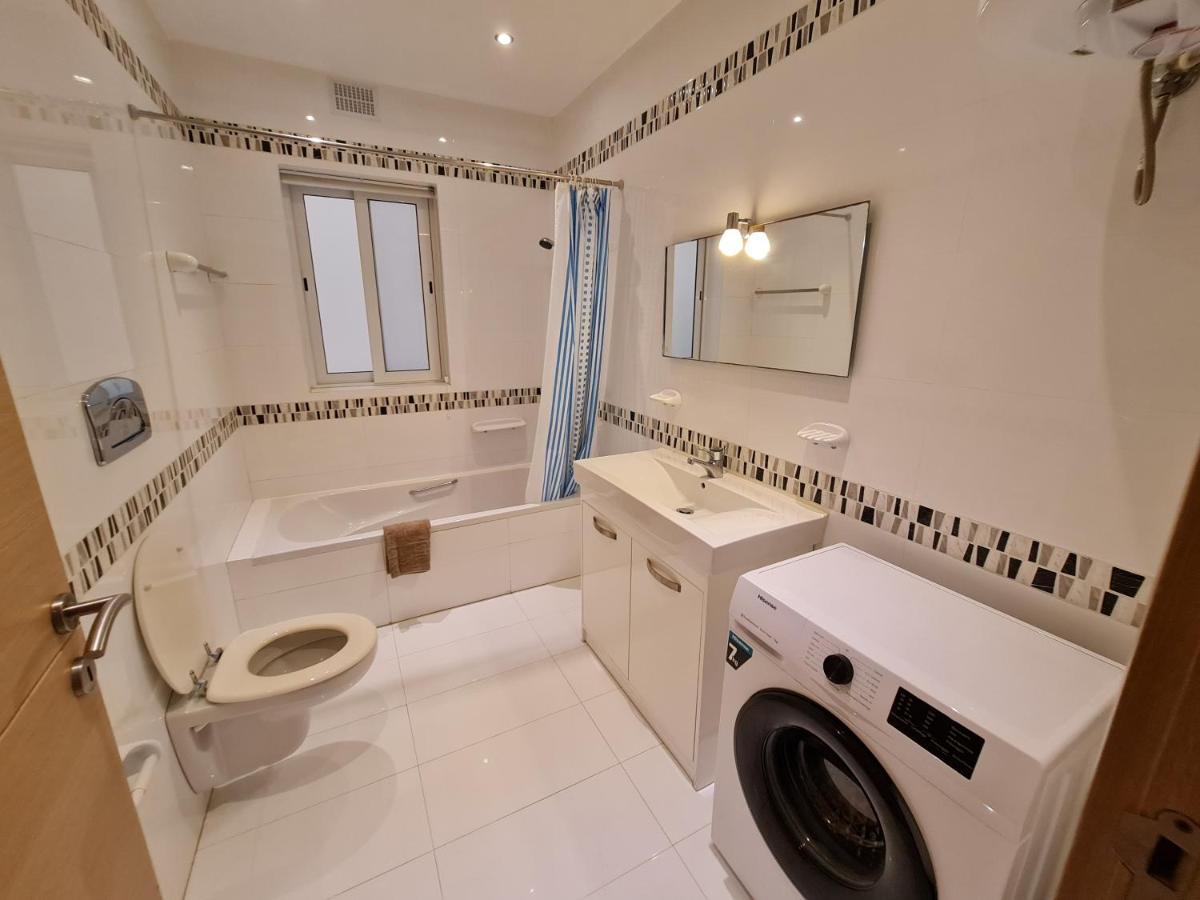 Ferienwohnung Seabreeze Waterfront Flat Zebbug  Exterior foto