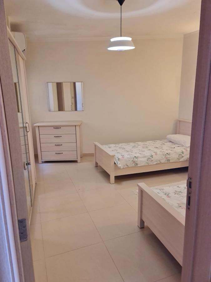 Ferienwohnung Seabreeze Waterfront Flat Zebbug  Exterior foto
