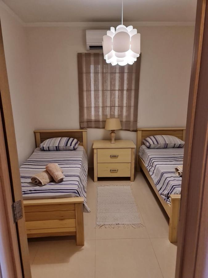 Ferienwohnung Seabreeze Waterfront Flat Zebbug  Exterior foto